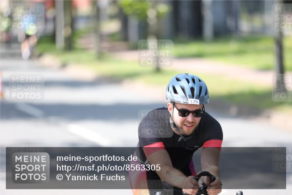 10.08.2025 - GEWOBA Citytriathlon Bremen Yannick Fuchs http://msf.ph/oto/8563305 10.08.2025 14:35:53 Radfahren 32, 64, 129, 173, 339, 395, 421, 452 meine-sportfotos.de