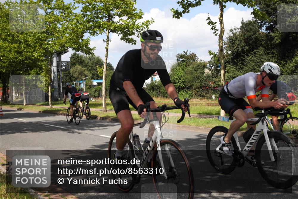 10.08.2025 - GEWOBA Citytriathlon Bremen Yannick Fuchs http://msf.ph/oto/8563310 10.08.2025 12:35:33 Radfahren 579, 642, 719, 742, 763, 783, 833, 919, 933, 1039 meine-sportfotos.de
