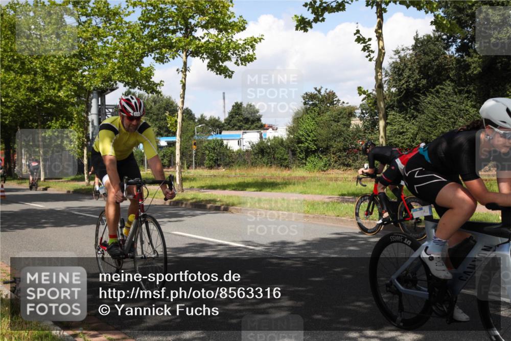 10.08.2025 - GEWOBA Citytriathlon Bremen Yannick Fuchs http://msf.ph/oto/8563316 10.08.2025 12:35:35 Radfahren 642, 719, 742, 763, 783, 833, 919, 933, 966, 1039 meine-sportfotos.de