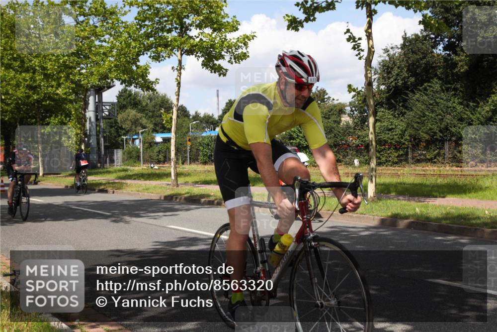 10.08.2025 - GEWOBA Citytriathlon Bremen Yannick Fuchs http://msf.ph/oto/8563320 10.08.2025 12:35:35 Radfahren 642, 719, 742, 763, 783, 833, 919, 933, 966, 1039 meine-sportfotos.de