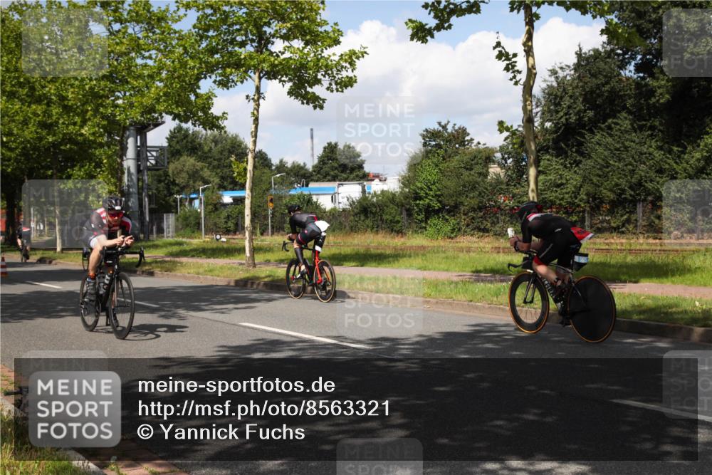 10.08.2025 - GEWOBA Citytriathlon Bremen Yannick Fuchs http://msf.ph/oto/8563321 10.08.2025 12:35:35 Radfahren 642, 719, 742, 763, 783, 833, 919, 933, 966, 1039 meine-sportfotos.de