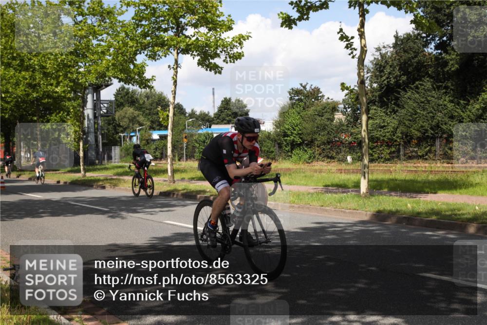 10.08.2025 - GEWOBA Citytriathlon Bremen Yannick Fuchs http://msf.ph/oto/8563325 10.08.2025 12:35:36 Radfahren 642, 719, 742, 763, 783, 833, 919, 933, 966 meine-sportfotos.de
