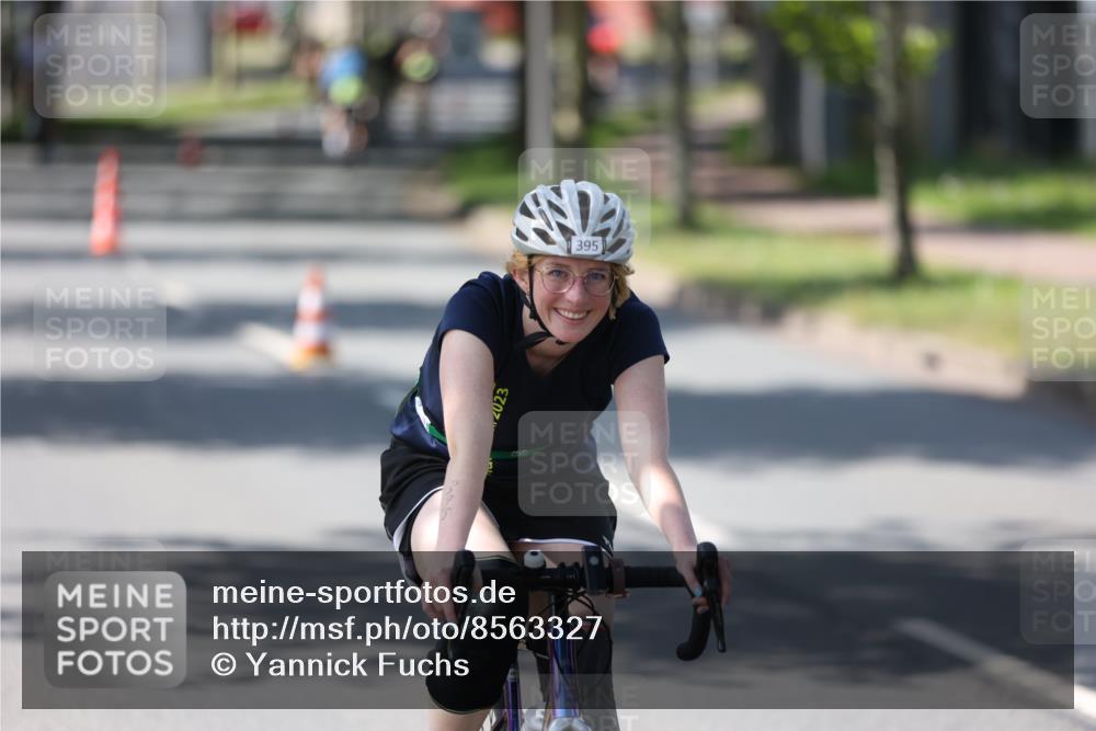 10.08.2025 - GEWOBA Citytriathlon Bremen Yannick Fuchs http://msf.ph/oto/8563327 10.08.2025 14:35:56 Radfahren 32, 64, 129, 173, 395, 437, 452 meine-sportfotos.de