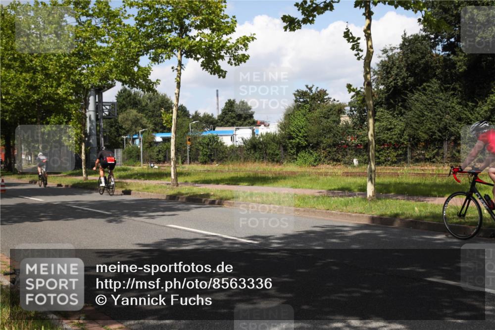 10.08.2025 - GEWOBA Citytriathlon Bremen Yannick Fuchs http://msf.ph/oto/8563336 10.08.2025 12:35:43 Radfahren 642, 719, 742, 763, 783, 833, 843, 919, 933, 966 meine-sportfotos.de