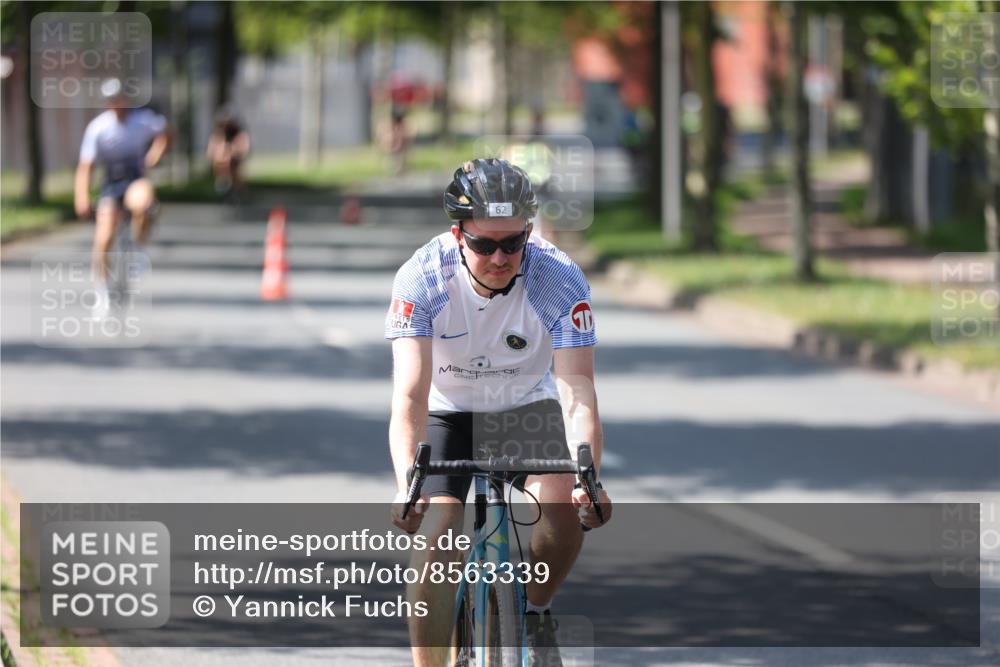 10.08.2025 - GEWOBA Citytriathlon Bremen Yannick Fuchs http://msf.ph/oto/8563339 10.08.2025 14:36:00 Radfahren 32, 64, 129, 173, 261, 395, 437, 452 meine-sportfotos.de