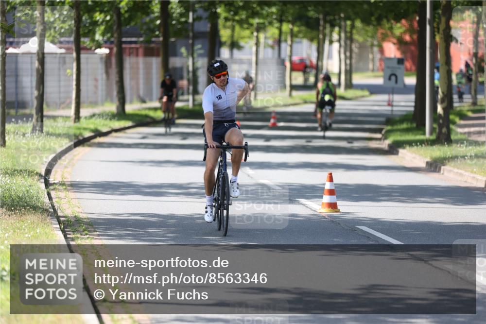 10.08.2025 - GEWOBA Citytriathlon Bremen Yannick Fuchs http://msf.ph/oto/8563346 10.08.2025 14:36:02 Radfahren 32, 129, 261, 395, 437, 452 meine-sportfotos.de