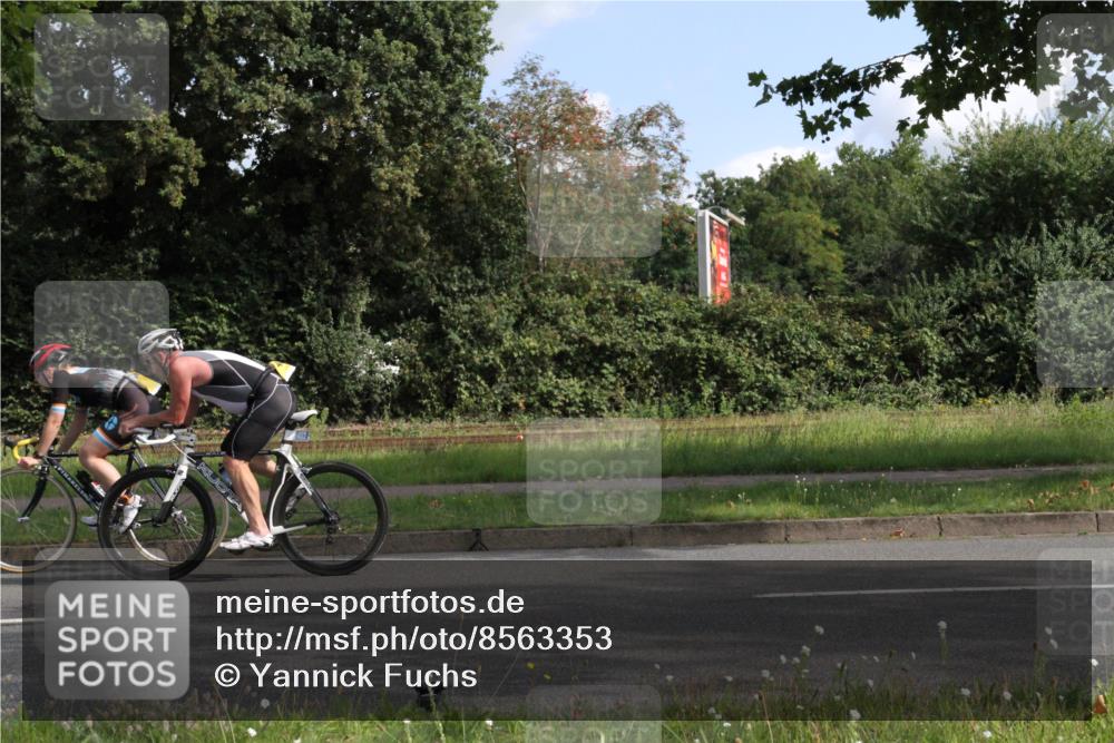 10.08.2025 - GEWOBA Citytriathlon Bremen Yannick Fuchs http://msf.ph/oto/8563353 10.08.2025 10:49:08 Radfahren 81, 105, 151, 213, 245, 420, 430 meine-sportfotos.de