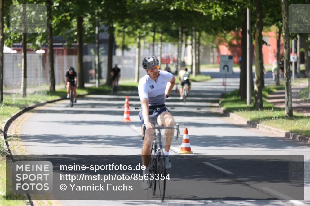 10.08.2025 - GEWOBA Citytriathlon Bremen Yannick Fuchs http://msf.ph/oto/8563354 10.08.2025 14:36:03 Radfahren 32, 129, 261, 395, 437, 452 meine-sportfotos.de