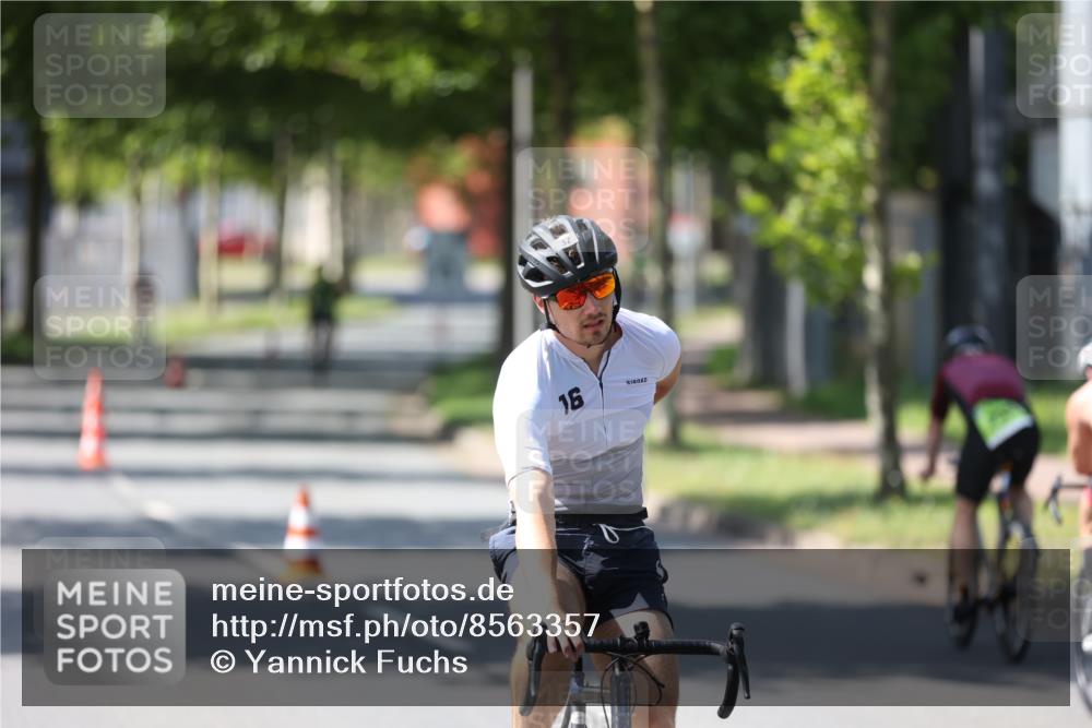 10.08.2025 - GEWOBA Citytriathlon Bremen Yannick Fuchs http://msf.ph/oto/8563357 10.08.2025 14:36:04 Radfahren 32, 129, 261, 437, 452 meine-sportfotos.de