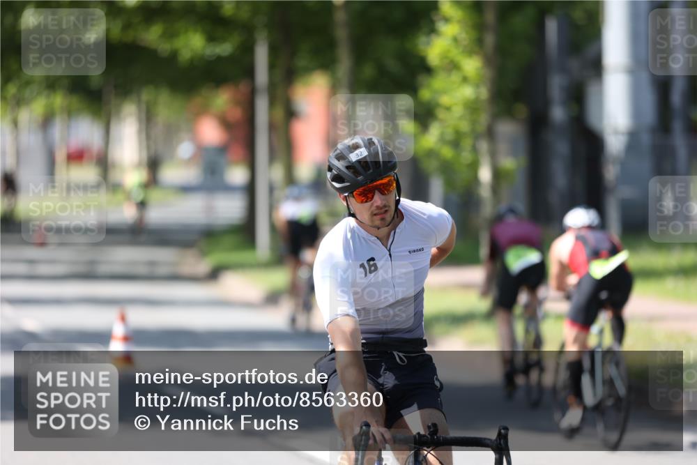 10.08.2025 - GEWOBA Citytriathlon Bremen Yannick Fuchs http://msf.ph/oto/8563360 10.08.2025 14:36:04 Radfahren 32, 129, 261, 437, 452 meine-sportfotos.de
