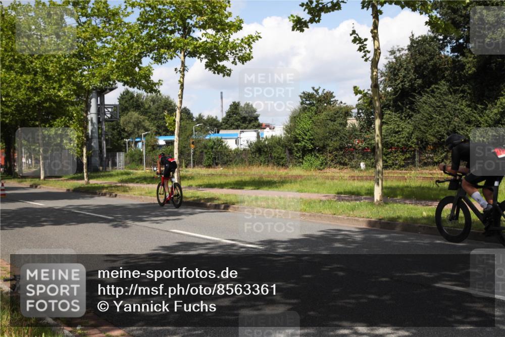 10.08.2025 - GEWOBA Citytriathlon Bremen Yannick Fuchs http://msf.ph/oto/8563361 10.08.2025 12:35:54 Radfahren 567, 843, 877, 933, 966 meine-sportfotos.de