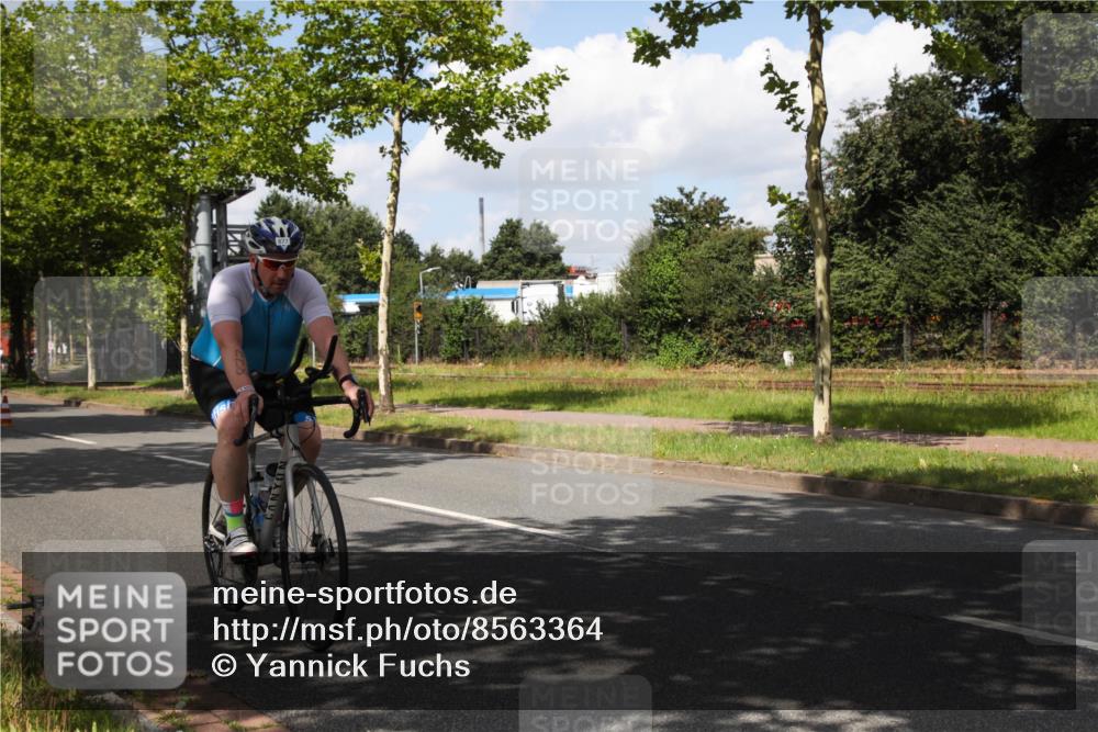 10.08.2025 - GEWOBA Citytriathlon Bremen Yannick Fuchs http://msf.ph/oto/8563364 10.08.2025 12:36:01 Radfahren 567, 636, 759, 843, 877 meine-sportfotos.de