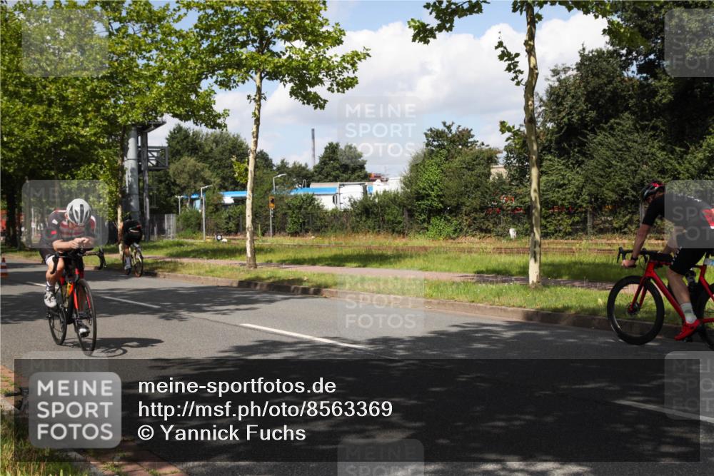 10.08.2025 - GEWOBA Citytriathlon Bremen Yannick Fuchs http://msf.ph/oto/8563369 10.08.2025 12:36:05 Radfahren 567, 582, 636, 759, 843, 877 meine-sportfotos.de