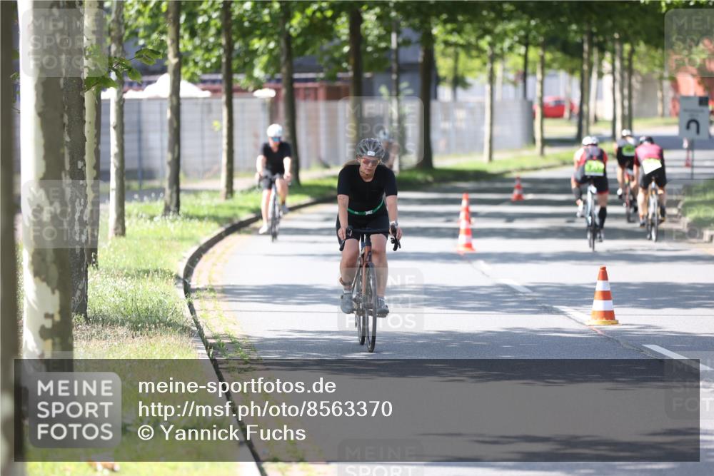 10.08.2025 - GEWOBA Citytriathlon Bremen Yannick Fuchs http://msf.ph/oto/8563370 10.08.2025 14:36:07 Radfahren 32, 261, 437, 452 meine-sportfotos.de