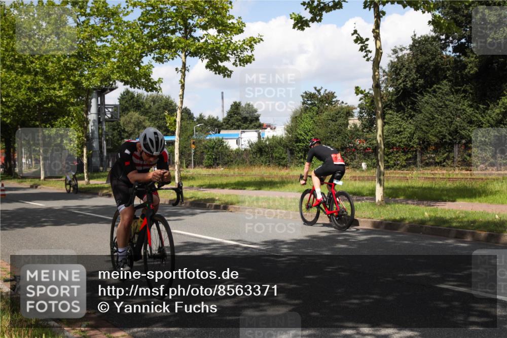 10.08.2025 - GEWOBA Citytriathlon Bremen Yannick Fuchs http://msf.ph/oto/8563371 10.08.2025 12:36:05 Radfahren 567, 582, 636, 759, 843, 877 meine-sportfotos.de