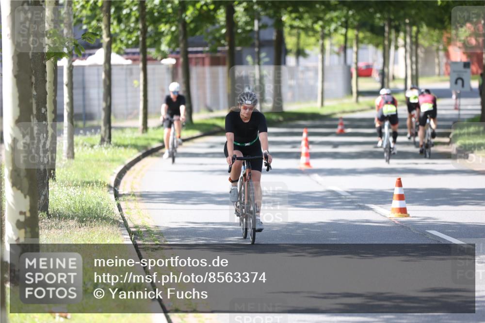 10.08.2025 - GEWOBA Citytriathlon Bremen Yannick Fuchs http://msf.ph/oto/8563374 10.08.2025 14:36:07 Radfahren 32, 261, 437, 452 meine-sportfotos.de