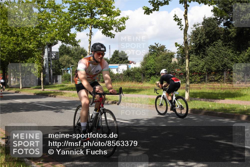 10.08.2025 - GEWOBA Citytriathlon Bremen Yannick Fuchs http://msf.ph/oto/8563379 10.08.2025 12:36:11 Radfahren 567, 582, 636, 639, 759, 877 meine-sportfotos.de