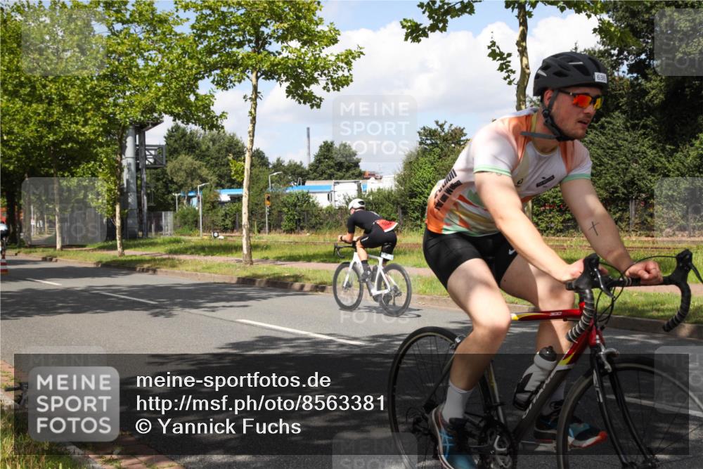 10.08.2025 - GEWOBA Citytriathlon Bremen Yannick Fuchs http://msf.ph/oto/8563381 10.08.2025 12:36:11 Radfahren 567, 582, 636, 639, 759, 877 meine-sportfotos.de