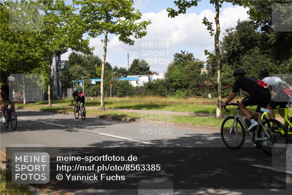 10.08.2025 - GEWOBA Citytriathlon Bremen Yannick Fuchs http://msf.ph/oto/8563385 10.08.2025 12:36:12 Radfahren 567, 582, 636, 639, 759 meine-sportfotos.de