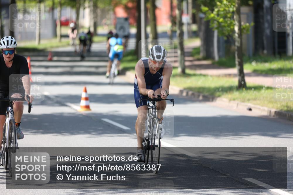 10.08.2025 - GEWOBA Citytriathlon Bremen Yannick Fuchs http://msf.ph/oto/8563387 10.08.2025 14:36:12 Radfahren 32, 261, 380, 437, 452 meine-sportfotos.de