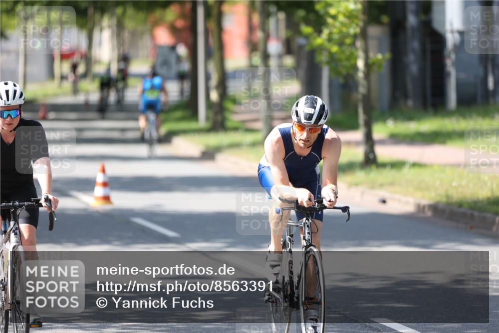 10.08.2025 - GEWOBA Citytriathlon Bremen Yannick Fuchs http://msf.ph/oto/8563391 10.08.2025 14:36:12 Radfahren 32, 261, 380, 437, 452 meine-sportfotos.de