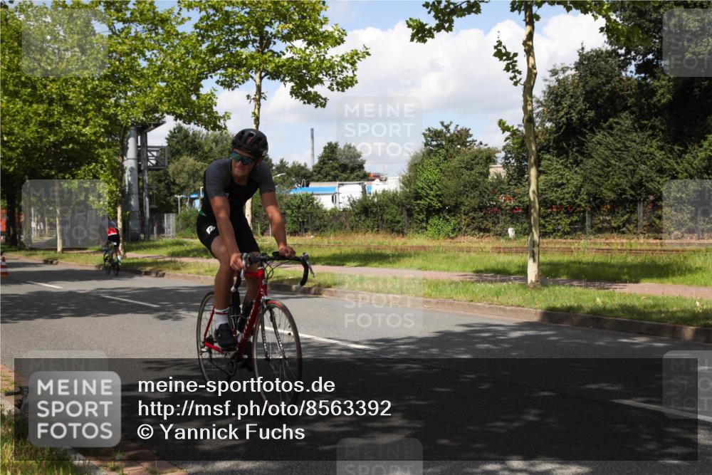 10.08.2025 - GEWOBA Citytriathlon Bremen Yannick Fuchs http://msf.ph/oto/8563392 10.08.2025 12:36:16 Radfahren 565, 567, 582, 599, 636, 639, 759, 766, 790 meine-sportfotos.de