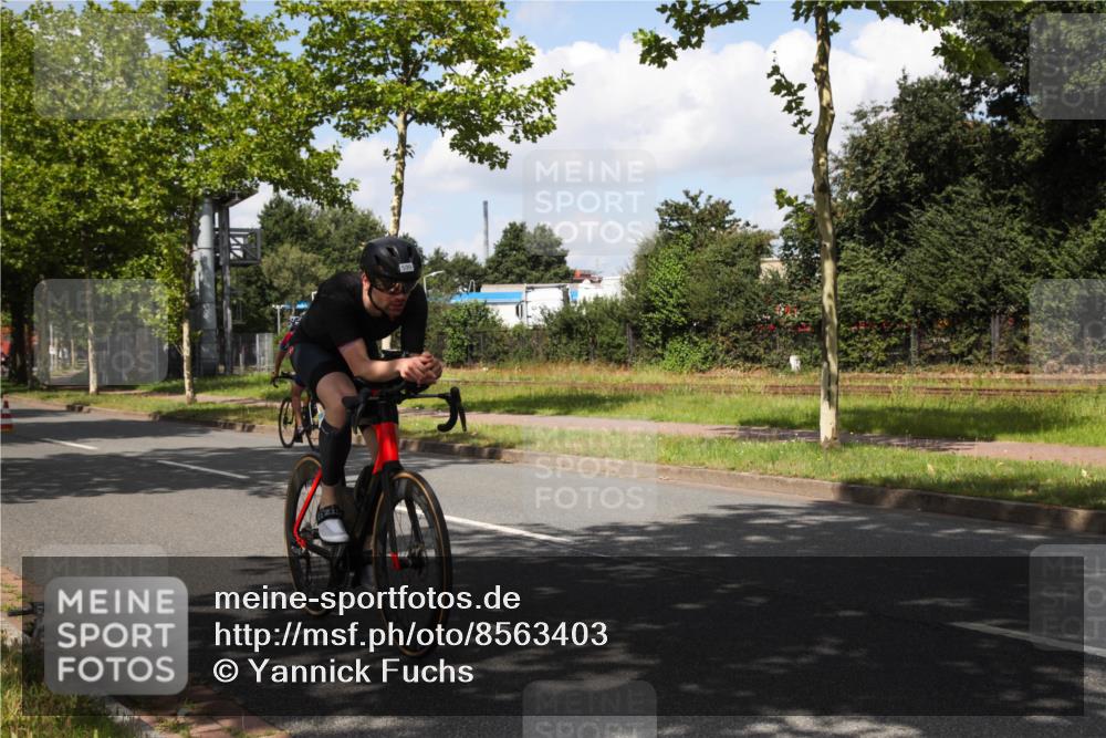 10.08.2025 - GEWOBA Citytriathlon Bremen Yannick Fuchs http://msf.ph/oto/8563403 10.08.2025 12:36:24 Radfahren 565, 582, 599, 639, 759, 766, 789, 790, 794, 872 meine-sportfotos.de