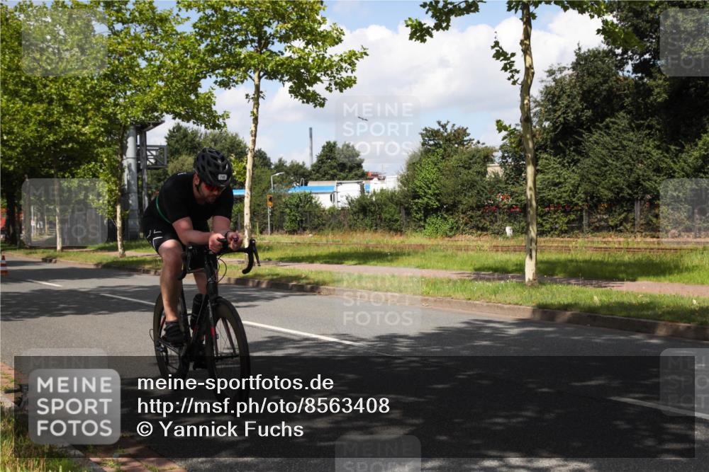 10.08.2025 - GEWOBA Citytriathlon Bremen Yannick Fuchs http://msf.ph/oto/8563408 10.08.2025 12:36:28 Radfahren 565, 582, 599, 639, 750, 766, 781, 789, 790, 794, 872, 1025, 1032 meine-sportfotos.de