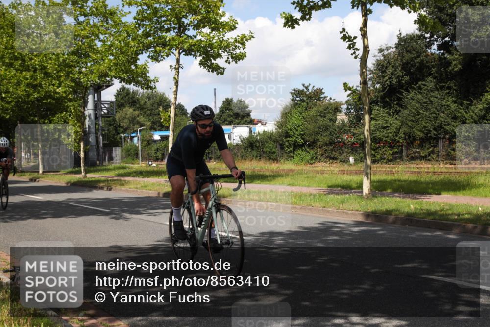 10.08.2025 - GEWOBA Citytriathlon Bremen Yannick Fuchs http://msf.ph/oto/8563410 10.08.2025 12:36:31 Radfahren 565, 599, 639, 750, 765, 766, 781, 789, 790, 794, 872, 1025, 1032 meine-sportfotos.de