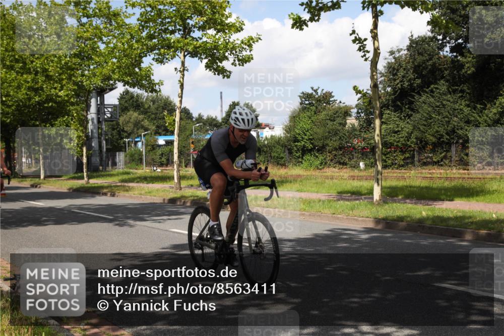 10.08.2025 - GEWOBA Citytriathlon Bremen Yannick Fuchs http://msf.ph/oto/8563411 10.08.2025 12:36:32 Radfahren 565, 570, 599, 639, 750, 765, 766, 781, 789, 790, 794, 872, 1025, 1029, 1032 meine-sportfotos.de