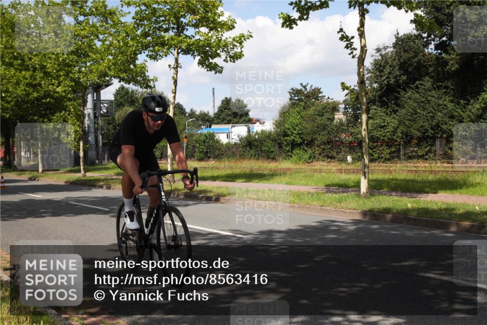 10.08.2025 - GEWOBA Citytriathlon Bremen Yannick Fuchs http://msf.ph/oto/8563416 10.08.2025 12:36:36 Radfahren 565, 570, 599, 639, 701, 750, 765, 766, 781, 789, 790, 794, 872, 1025, 1029, 1032 meine-sportfotos.de