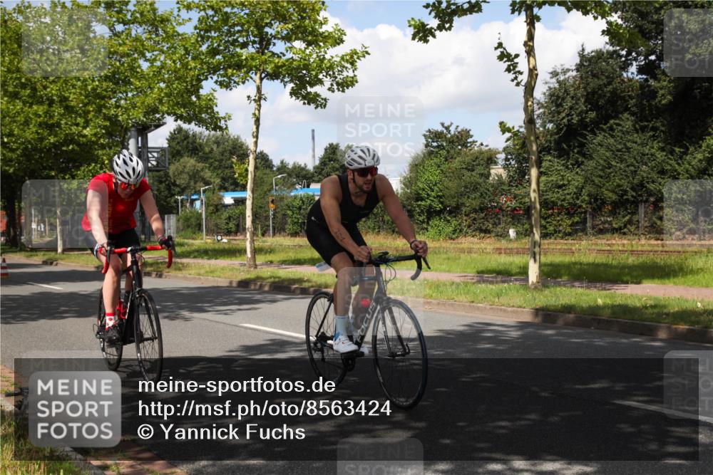 10.08.2025 - GEWOBA Citytriathlon Bremen Yannick Fuchs http://msf.ph/oto/8563424 10.08.2025 12:36:39 Radfahren 570, 701, 750, 765, 766, 781, 789, 790, 794, 872, 1025, 1029, 1032 meine-sportfotos.de