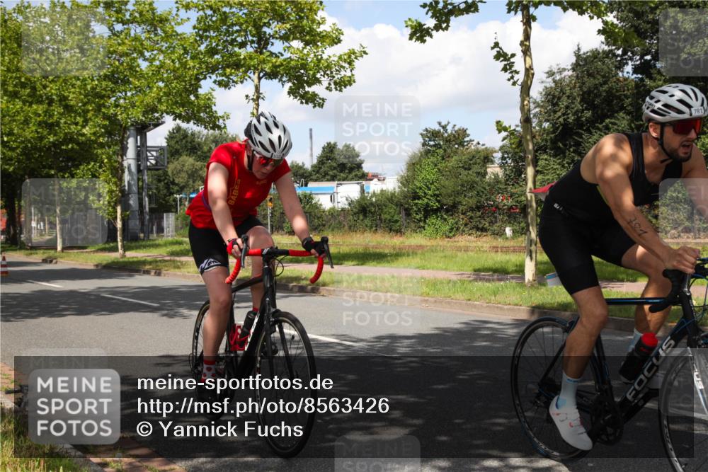 10.08.2025 - GEWOBA Citytriathlon Bremen Yannick Fuchs http://msf.ph/oto/8563426 10.08.2025 12:36:39 Radfahren 570, 701, 750, 765, 766, 781, 789, 790, 794, 872, 1025, 1029, 1032 meine-sportfotos.de
