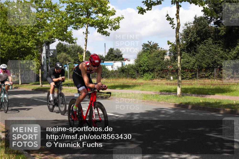 10.08.2025 - GEWOBA Citytriathlon Bremen Yannick Fuchs http://msf.ph/oto/8563430 10.08.2025 12:36:42 Radfahren 570, 701, 750, 765, 781, 789, 794, 872, 1025, 1029, 1032 meine-sportfotos.de