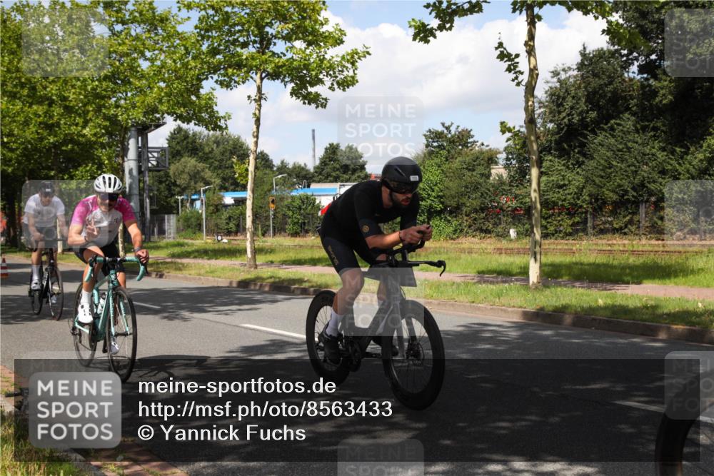 10.08.2025 - GEWOBA Citytriathlon Bremen Yannick Fuchs http://msf.ph/oto/8563433 10.08.2025 12:36:43 Radfahren 570, 701, 739, 750, 765, 781, 789, 794, 872, 1025, 1029, 1032 meine-sportfotos.de