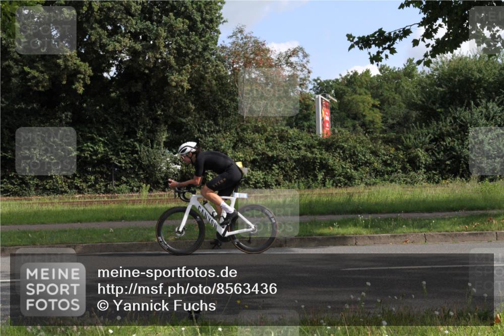 10.08.2025 - GEWOBA Citytriathlon Bremen Yannick Fuchs http://msf.ph/oto/8563436 10.08.2025 10:49:32 Radfahren 353, 387, 405, 407 meine-sportfotos.de
