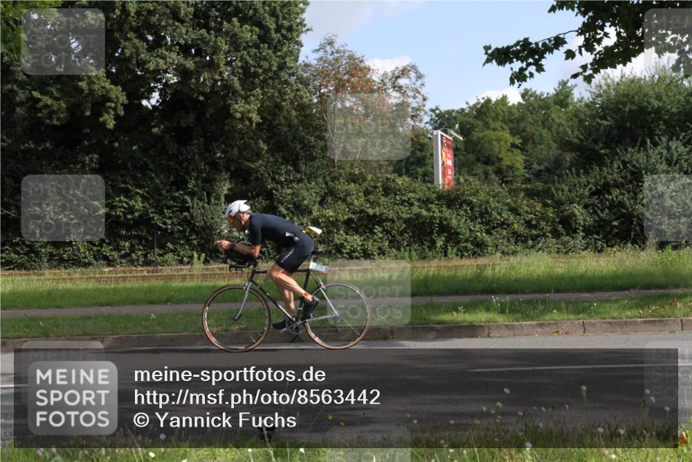10.08.2025 - GEWOBA Citytriathlon Bremen Yannick Fuchs http://msf.ph/oto/8563442 10.08.2025 10:49:33 Radfahren 353, 387, 405, 407 meine-sportfotos.de
