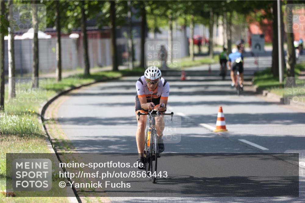 10.08.2025 - GEWOBA Citytriathlon Bremen Yannick Fuchs http://msf.ph/oto/8563443 10.08.2025 14:36:29 Radfahren 20, 46, 91, 255, 285, 380, 391 meine-sportfotos.de