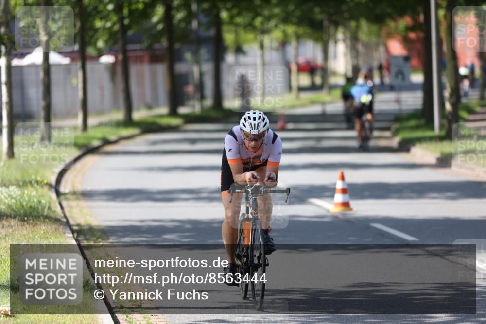 10.08.2025 - GEWOBA Citytriathlon Bremen Yannick Fuchs http://msf.ph/oto/8563444 10.08.2025 14:36:29 Radfahren 20, 46, 91, 255, 285, 380, 391 meine-sportfotos.de