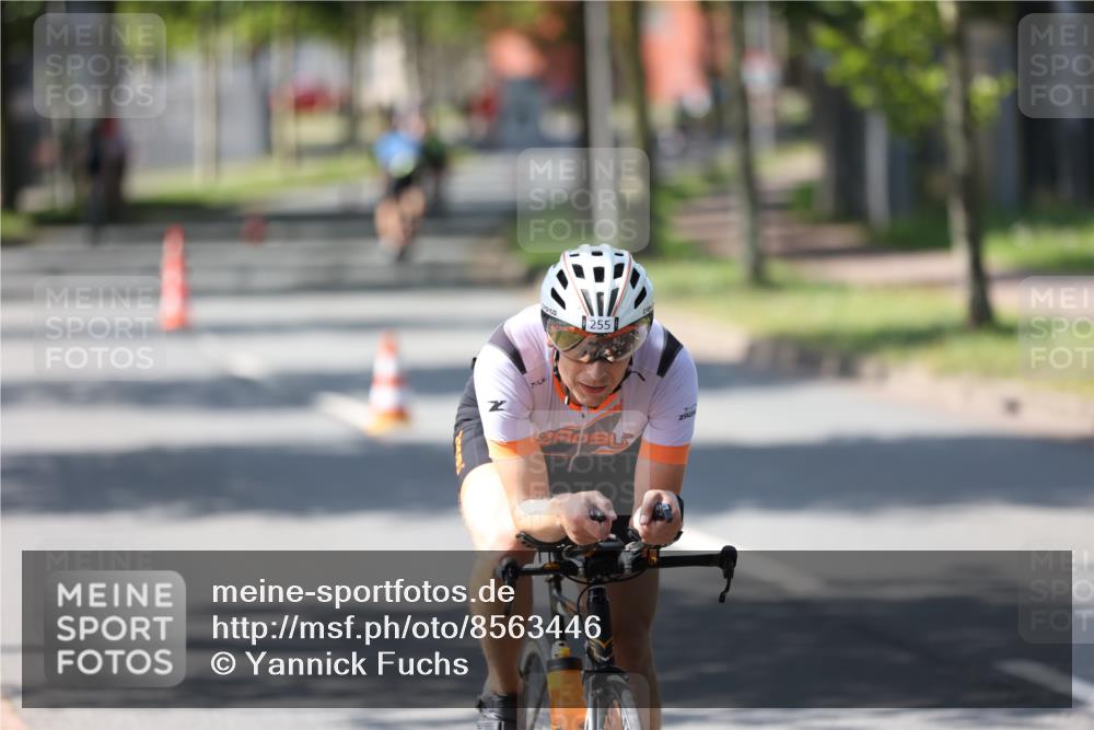 10.08.2025 - GEWOBA Citytriathlon Bremen Yannick Fuchs http://msf.ph/oto/8563446 10.08.2025 14:36:30 Radfahren 20, 41, 46, 91, 255, 285, 380, 391 meine-sportfotos.de