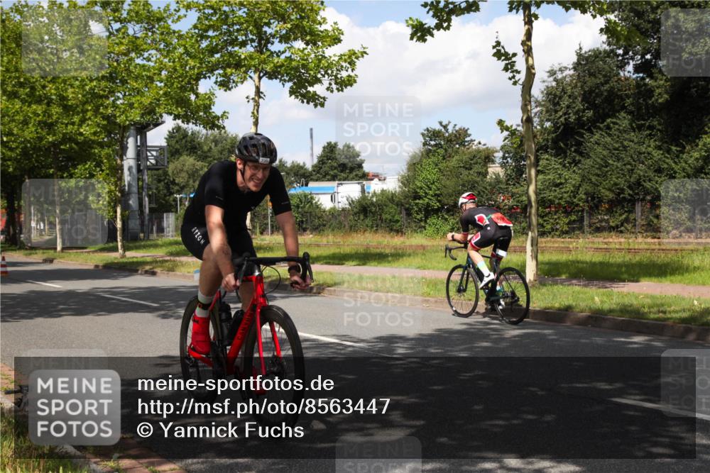 10.08.2025 - GEWOBA Citytriathlon Bremen Yannick Fuchs http://msf.ph/oto/8563447 10.08.2025 12:36:55 Radfahren 570, 631, 678, 701, 734, 739, 982, 1029, 1033 meine-sportfotos.de