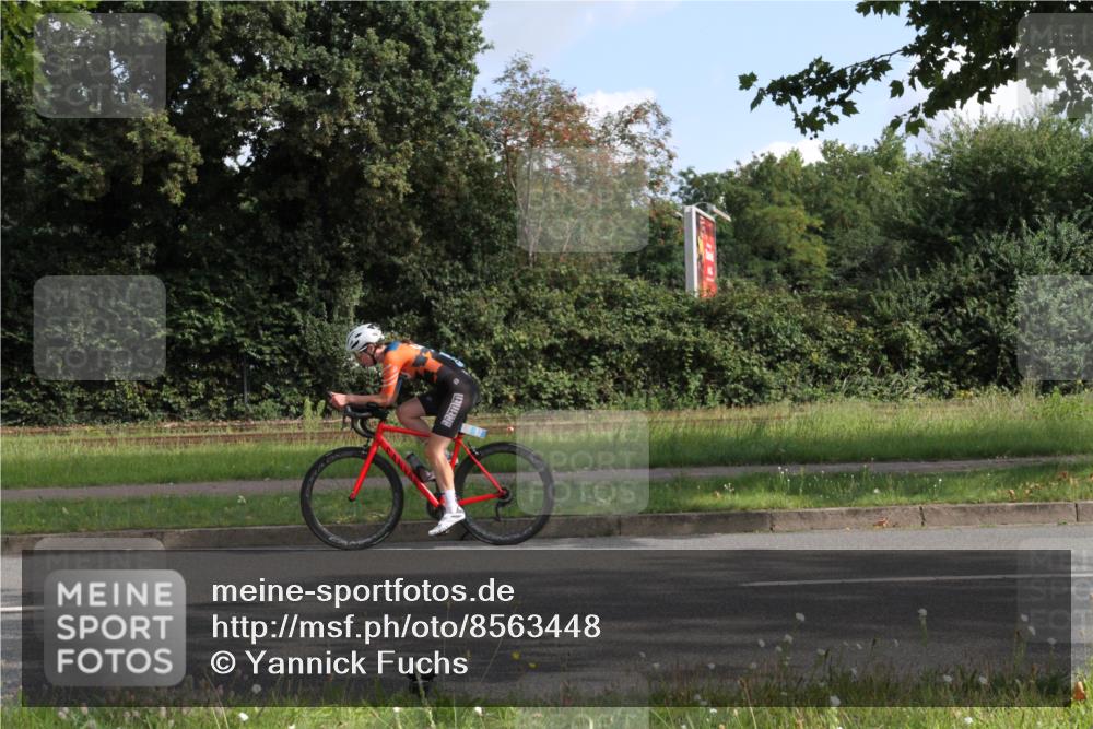 10.08.2025 - GEWOBA Citytriathlon Bremen Yannick Fuchs http://msf.ph/oto/8563448 10.08.2025 10:49:35 Radfahren 353, 387, 405, 407 meine-sportfotos.de