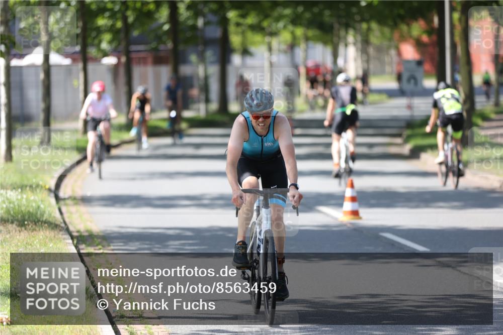 10.08.2025 - GEWOBA Citytriathlon Bremen Yannick Fuchs http://msf.ph/oto/8563459 10.08.2025 14:36:36 Radfahren 20, 24, 41, 46, 91, 123, 136, 255, 285, 391, 521 meine-sportfotos.de