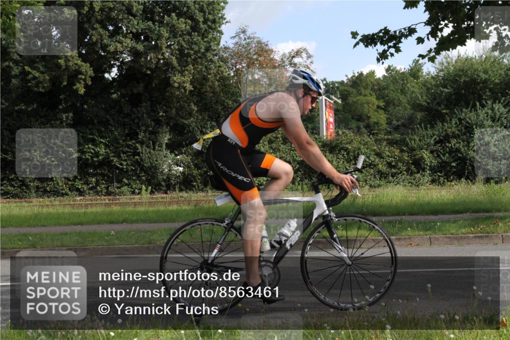 10.08.2025 - GEWOBA Citytriathlon Bremen Yannick Fuchs http://msf.ph/oto/8563461 10.08.2025 10:49:45 Radfahren 147, 353 meine-sportfotos.de