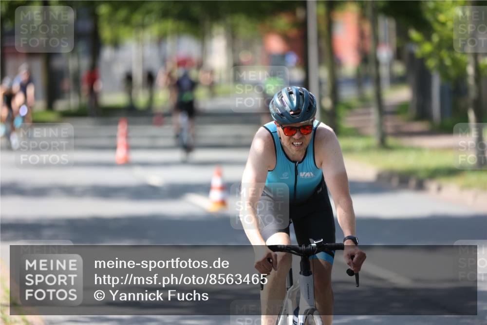 10.08.2025 - GEWOBA Citytriathlon Bremen Yannick Fuchs http://msf.ph/oto/8563465 10.08.2025 14:36:37 Radfahren 20, 24, 41, 46, 91, 123, 136, 255, 285, 391, 521 meine-sportfotos.de