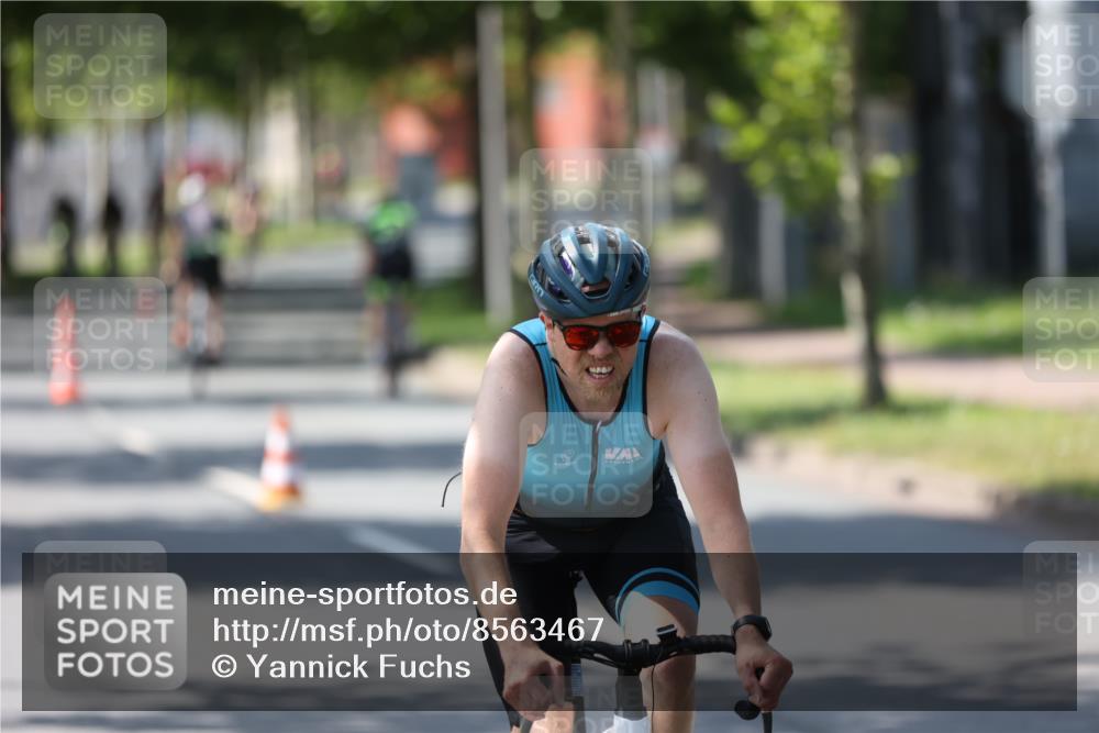 10.08.2025 - GEWOBA Citytriathlon Bremen Yannick Fuchs http://msf.ph/oto/8563467 10.08.2025 14:36:37 Radfahren 20, 24, 41, 46, 91, 123, 136, 255, 285, 391, 521 meine-sportfotos.de