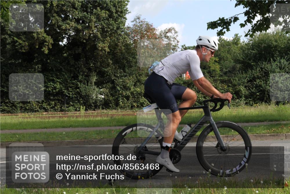 10.08.2025 - GEWOBA Citytriathlon Bremen Yannick Fuchs http://msf.ph/oto/8563468 10.08.2025 10:49:54 Radfahren 147, 408, 432, 441 meine-sportfotos.de