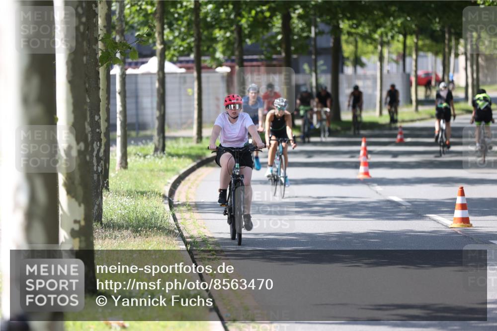 10.08.2025 - GEWOBA Citytriathlon Bremen Yannick Fuchs http://msf.ph/oto/8563470 10.08.2025 14:36:39 Radfahren 20, 24, 41, 46, 91, 123, 136, 255, 285, 314, 391, 521 meine-sportfotos.de