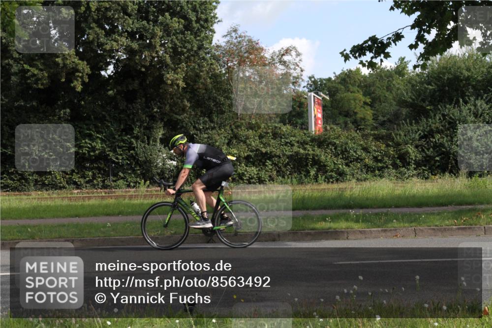 10.08.2025 - GEWOBA Citytriathlon Bremen Yannick Fuchs http://msf.ph/oto/8563492 10.08.2025 10:50:01 Radfahren 147, 406, 408, 432, 441 meine-sportfotos.de