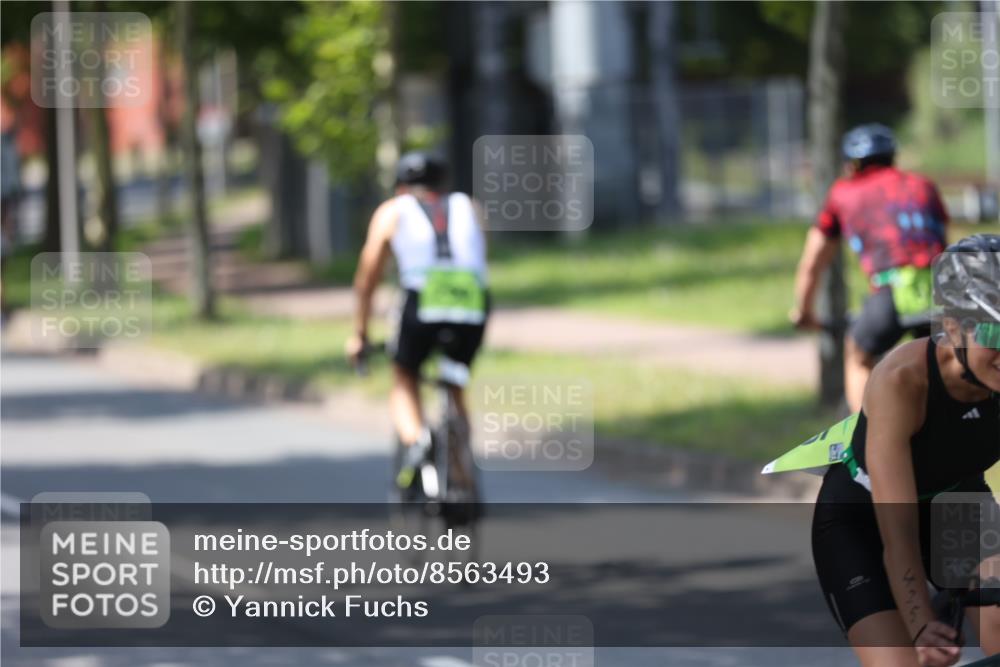 10.08.2025 - GEWOBA Citytriathlon Bremen Yannick Fuchs http://msf.ph/oto/8563493 10.08.2025 14:36:43 Radfahren 24, 41, 46, 123, 136, 227, 285, 314, 391, 521 meine-sportfotos.de